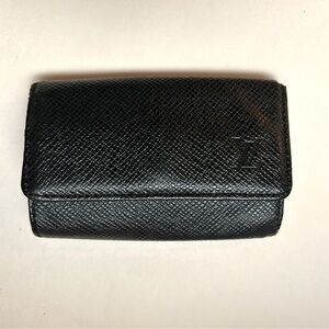 Louis Vuitton Multiclés 6 Key Holder Wallet in Black Taiga Leather EUC Authentic